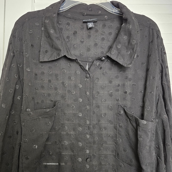 torrid Women's Sheer Flocked Polka Dot Black Button-down Shirt Size 4X - Picture 3 of 12
